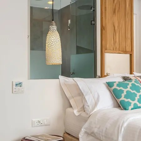 Bluetopia Bed & Breakfast 4*